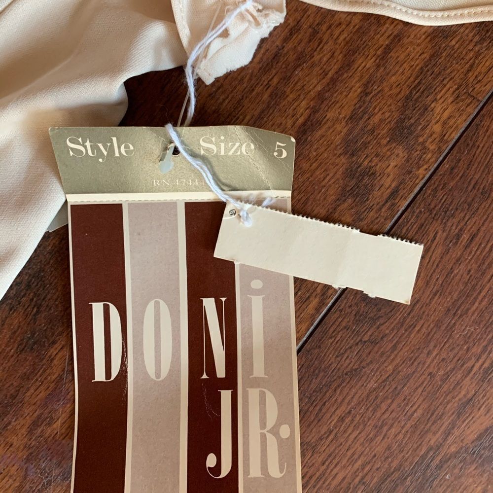 NWT Vintage maxi flutter sleeve dress. Size 4 - Picture 3 of 3